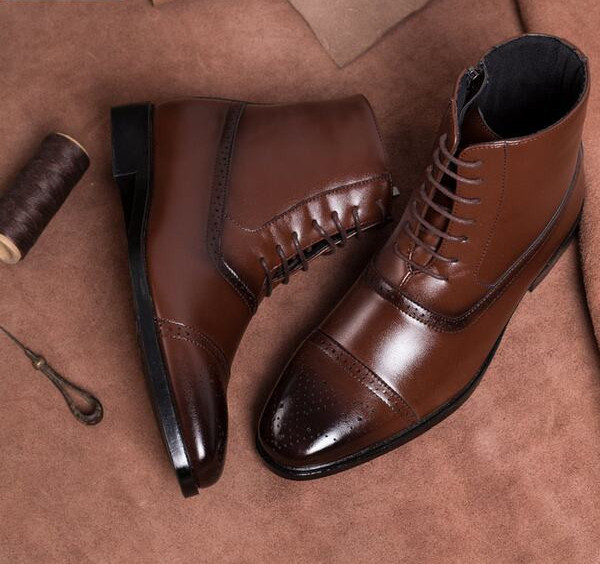 Elegantne muške čizme od eko kože sa vezicama i patentnim zatvaračem