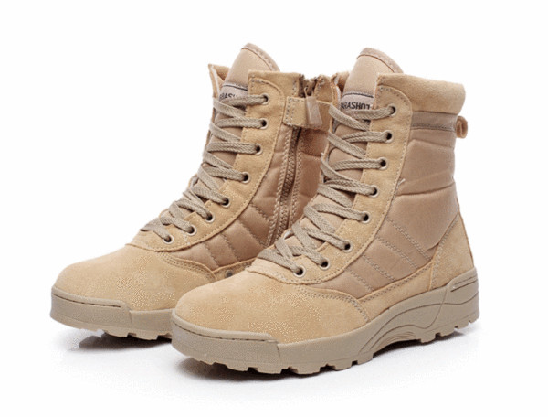 Muške čizme s grubim đonom na vezice i amblem