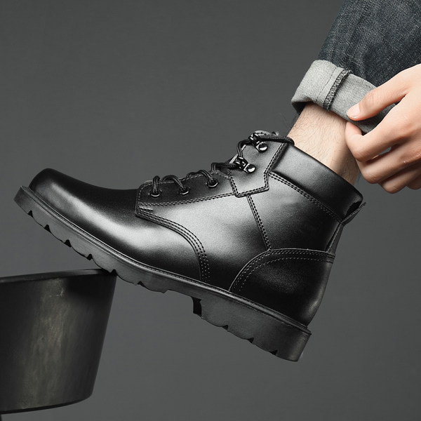 Ανδρικά έκο δερμάτινα μποτάκια σε μαύρο χρώμα