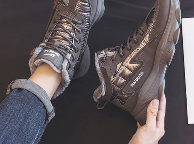 Ανδρικά χειμερινά sneakers με επίπεδη σόλα και ζεστή φόδρα