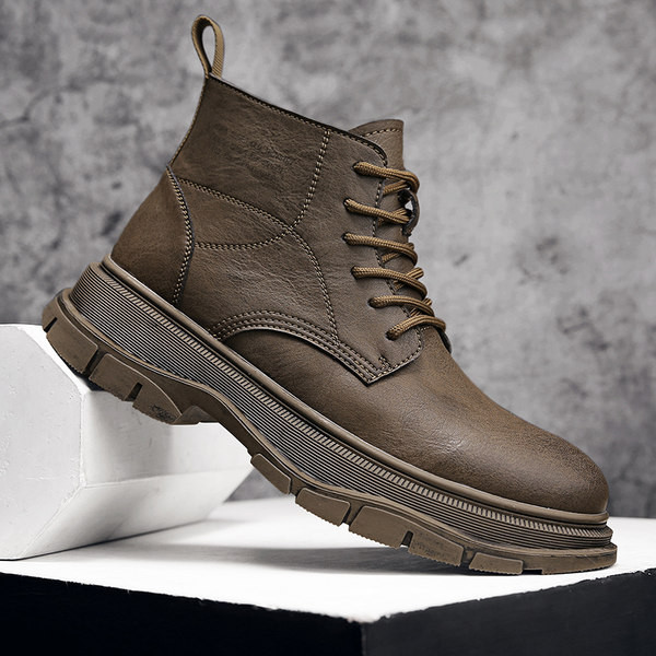 Elegantne muške čizme s ravnim potplatom od eko kože za zimu