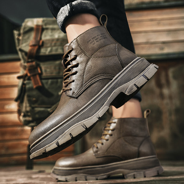 Elegantne muške čizme s ravnim potplatom od eko kože za zimu