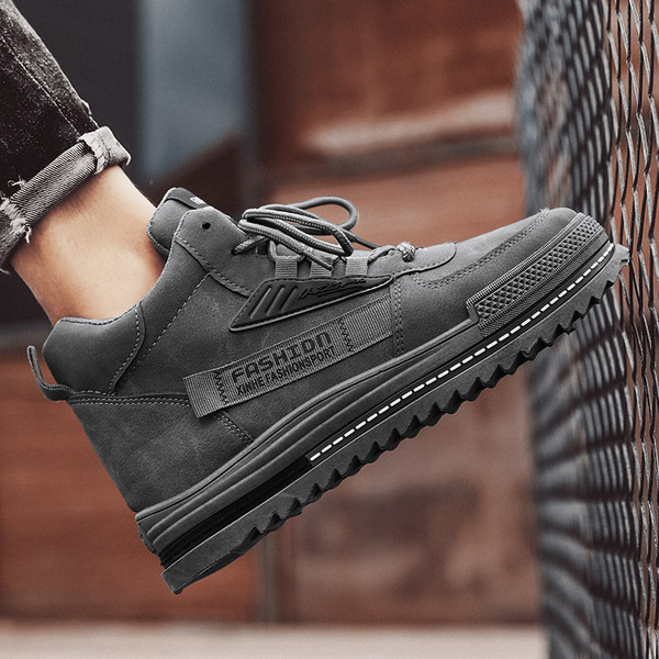 Novi model muških čizama od eko antilopa