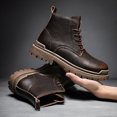 Ανδρικές μπότες από έκο δέρμα με τραχιά σόλα και κορδόνια