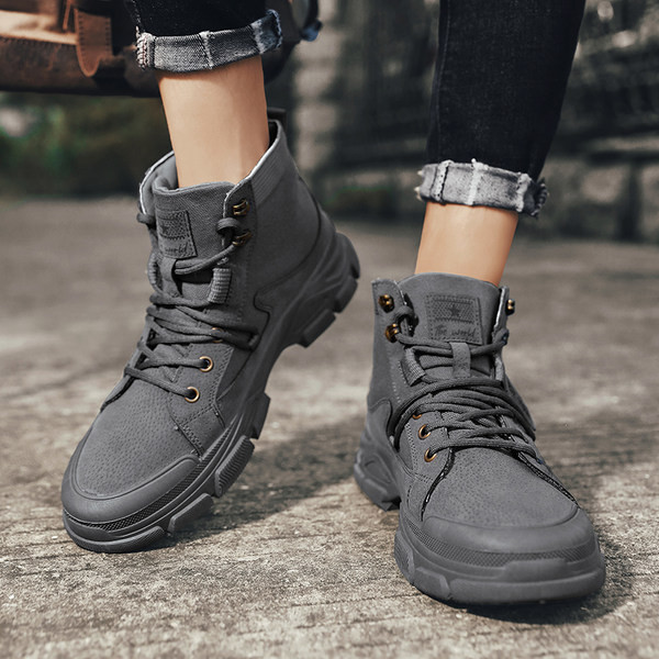 Aktuelne muške čizme od tekstila i ravnog đona