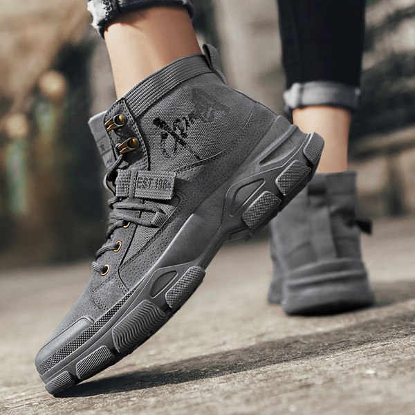 Aktuelne muške čizme od tekstila i ravnog đona