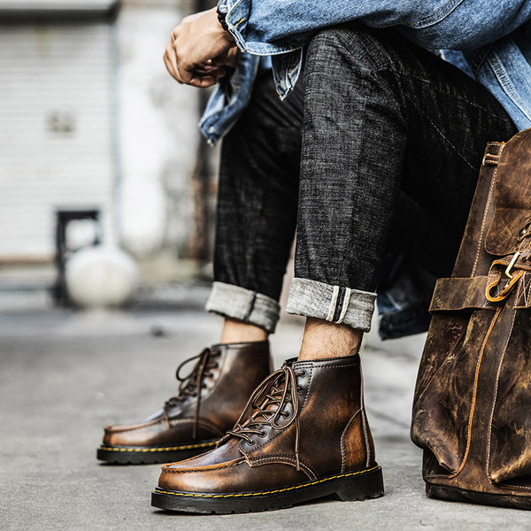 Moderne kožne čizme s vezicama - za muškarce