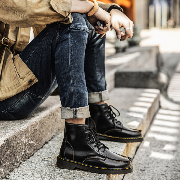 Moderne kožne čizme s vezicama - za muškarce