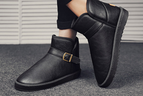 Muške čizme od eko kože sa ravnim đonom i metalnom kopčom