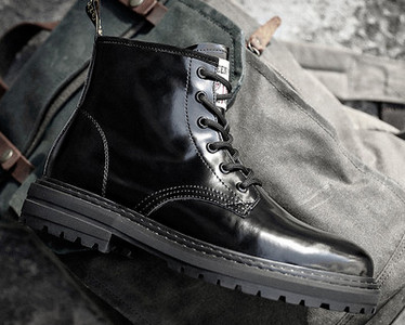 Ανδρικά μοντέρνα μποτάκια από έκο  δέρμα σε μαύρο χρώμα