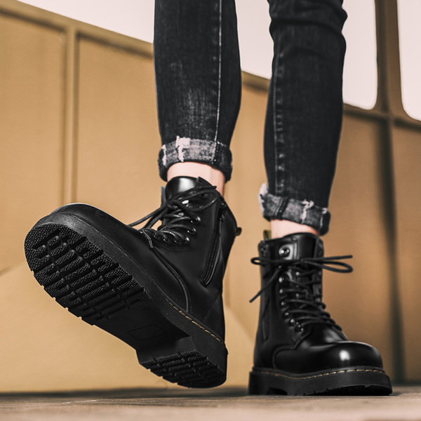 Muške kožne čizme sa grubim potplatom - crne boje