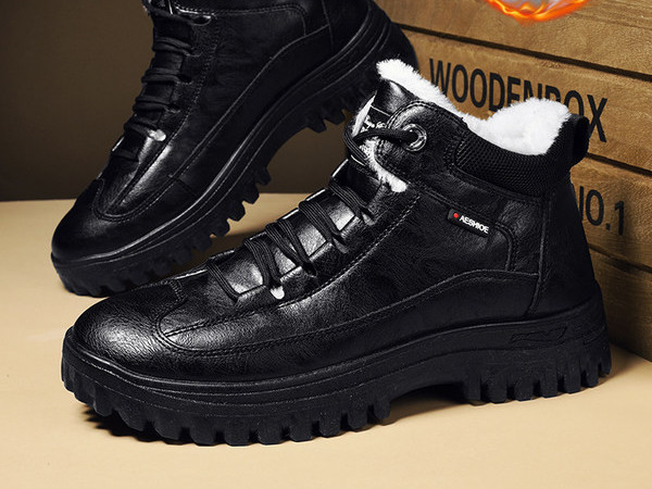 Модерни кожени боти с топла подплата и връзки