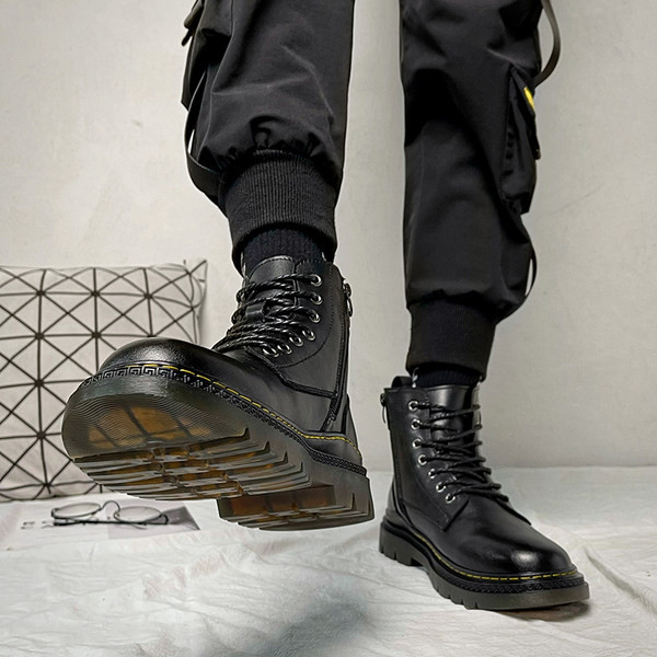 Ανδρικές κομψές μπότες από οικολογικό δέρμα με  φερμουάρ - στρογγυλεμένο μοντέλο