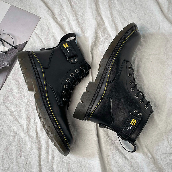 Ανδρικές κομψές μπότες από οικολογικό δέρμα με  φερμουάρ - στρογγυλεμένο μοντέλο