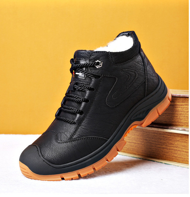 Χειμερινές ανδρικές μπότες από συνθετικό δέρμα με κορδόνια