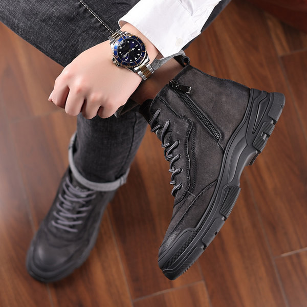 Χειμερινές μπότες με επίπεδη σόλα και κορδόνια