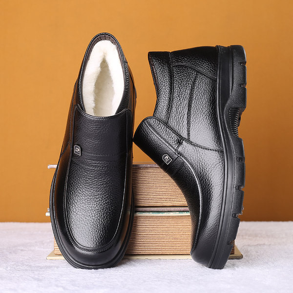 Ανδρικές χειμερινές μπότες με τραχιά σόλα και απαλή φόδρα