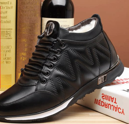 Ανδρικά χειμερινά παπούτσια με φόδρα και μεταλλικό στοιχείο