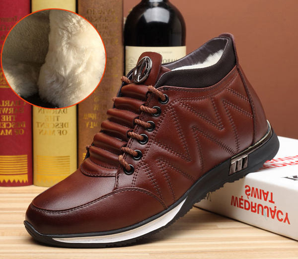 Ανδρικά χειμερινά παπούτσια με φόδρα και μεταλλικό στοιχείο