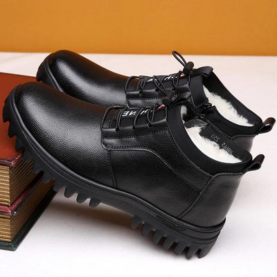 Χειμερινές ανδρικές μπότες με τραχιά σόλα