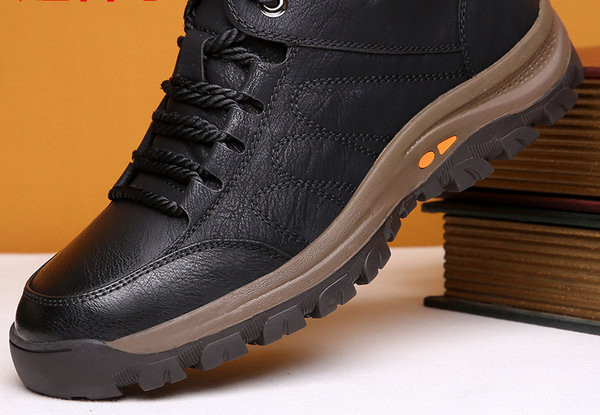 Casual χειμερινές μπότες για άνδρες με τραχιά σόλα