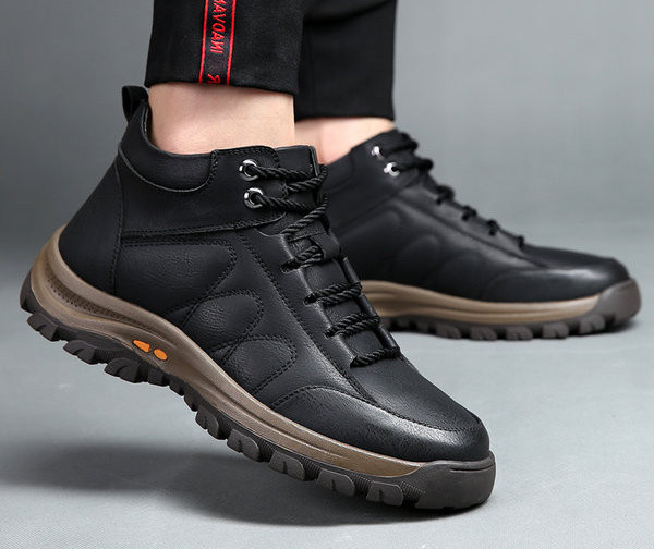 Casual χειμερινές μπότες για άνδρες με τραχιά σόλα