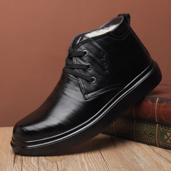 Χειμερινά παπούτσια με ζεστή φόδρα - δύο μοντέλα