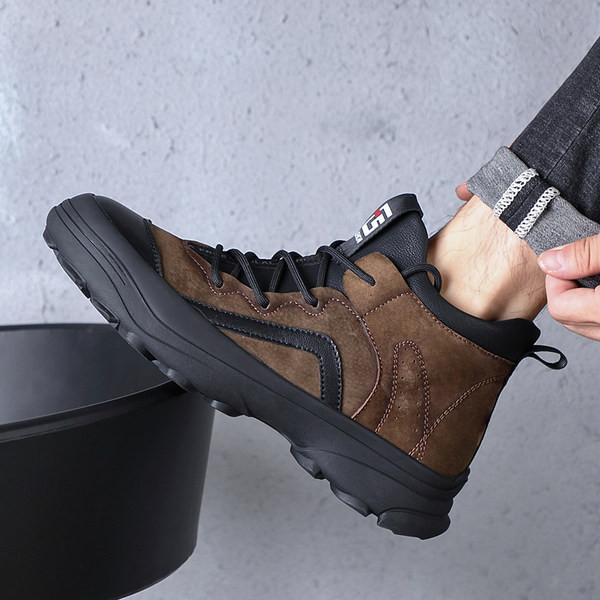 Ανδρικά χειμωνιάτικα παπούτσια με ζεστή φόδρα και τραχιά σόλα
