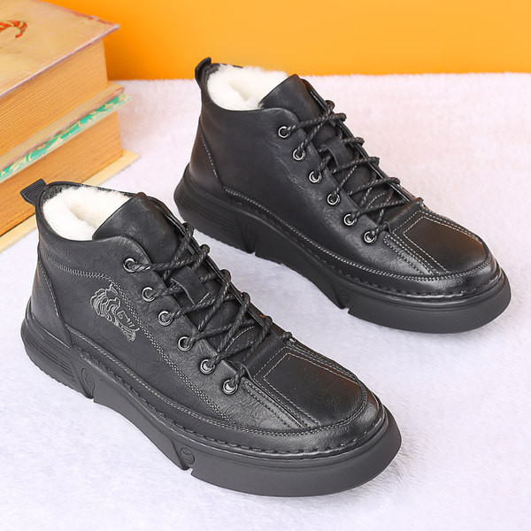 Ανδρικά χειμωνιάτικα παπούτσια με φλατ σόλα και κέντημα