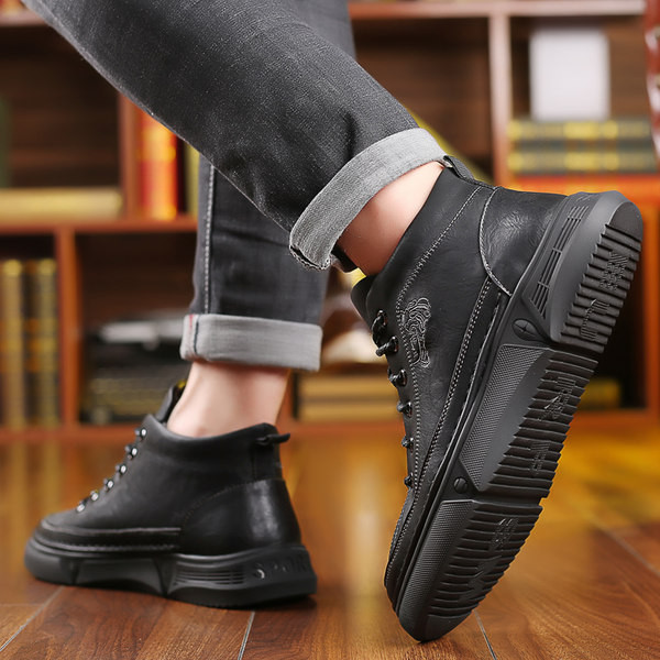 Ανδρικά χειμωνιάτικα παπούτσια με φλατ σόλα και κέντημα