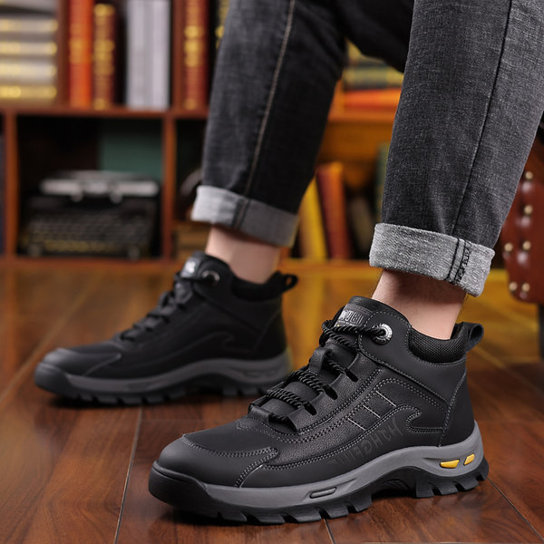 Χειμερινές ανδρικές μπότες με τραχιά σόλα και ζεστή φόδρα