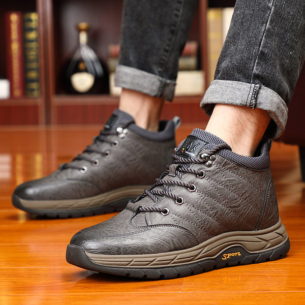 Μοντέρνα ανδρικά παπούτσια με κορδόνια