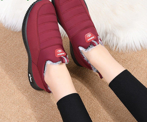 Мъжки зимни обувки с кадифена подплата и емблема