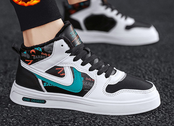 Νέο μοντέλο sneakers με ζεστή φόδρα - κατάλληλα για τον χειμώνα