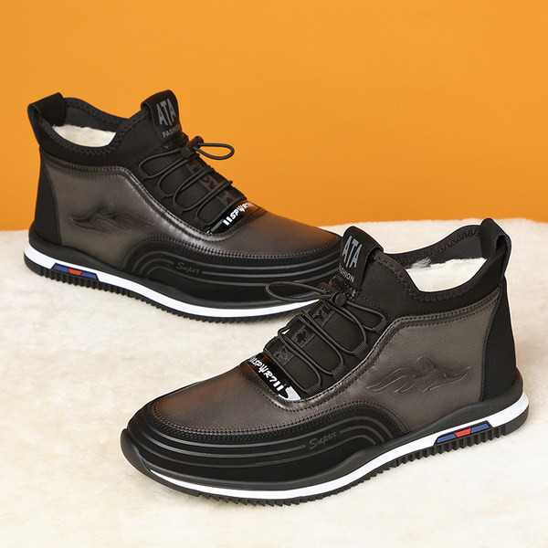 Χειμερινές μπότες με κορδόνια και επίπεδη σόλα