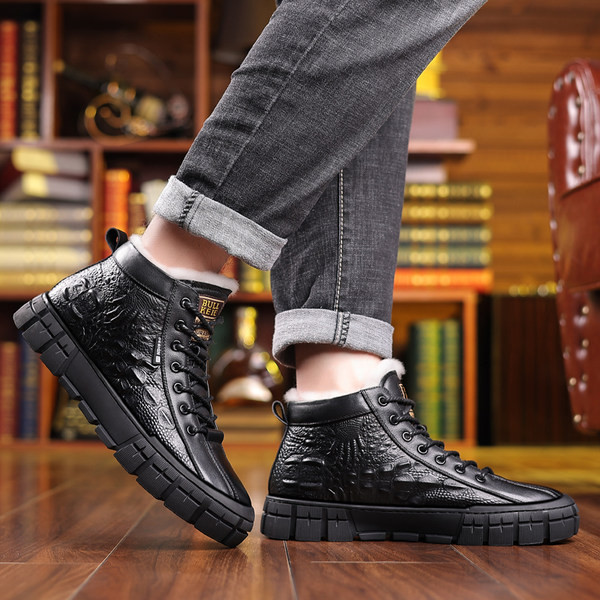 Μοντέρνα ανδρικά παπούτσια από ανάγλυφο οικολογικό δέρμα και τραχιά σόλα