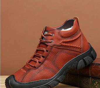 Μοντέρνα χειμερινά παπούτσια από οικολογικό δέρμα για άνδρες σε δύο μοντέλα