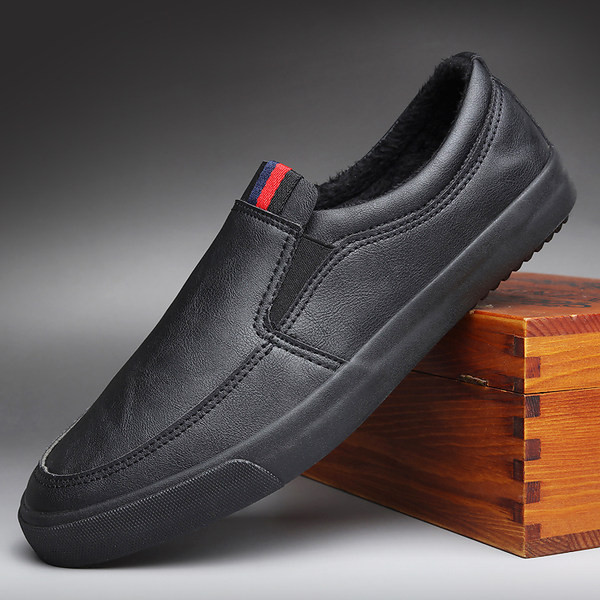 Ανδρικά χειμερινά παπούτσια με ζεστή φόδρα και επίπεδη σόλα