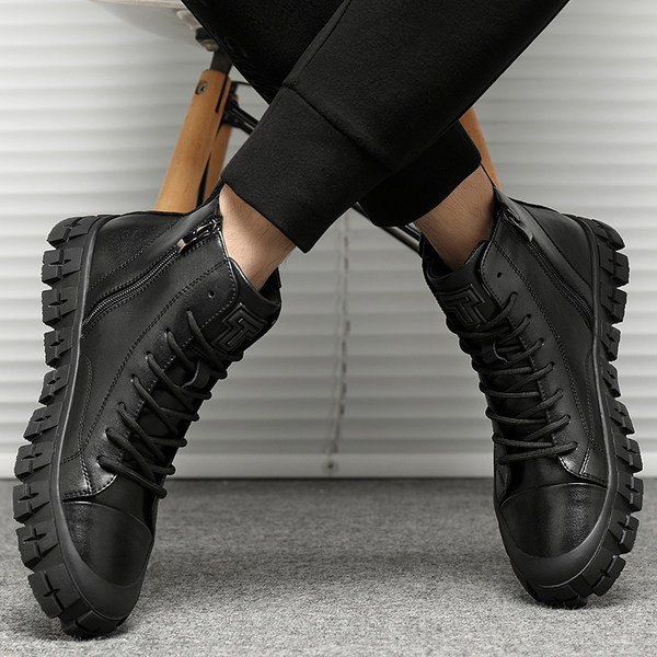 Ανδρικές μαύρες μπότες από faux δέρμα σε μαύρο χρώμα και ζεστή φόδρα