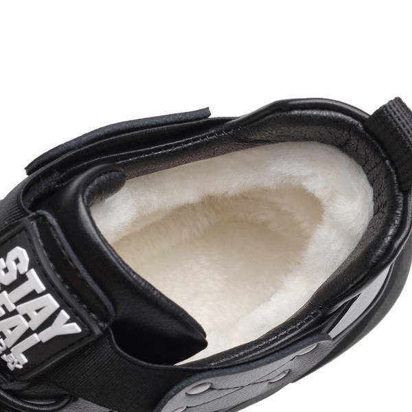 Χειμερινά παπούτσια με μαύρη φόδρα