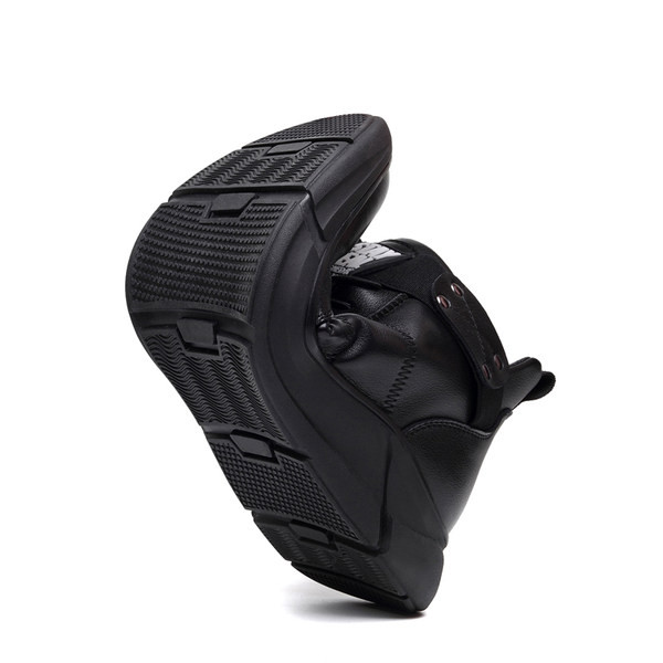 Χειμερινά παπούτσια με μαύρη φόδρα