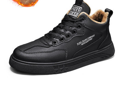 Ανδρικά έκο δερμάτινα sneakers με ζεστή φόδρα και επιγραφές