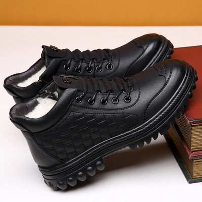 Ανδρικές μπότες από οικολογικό δέρμα με τραχιά σόλα