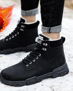 Σουέντ χειμερινές μπότες με τραχιά σόλα