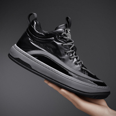 Μοντέρνα ανδρικά χειμωνιάτικα παπούτσια με επίπεδη σόλα και κορδόνια