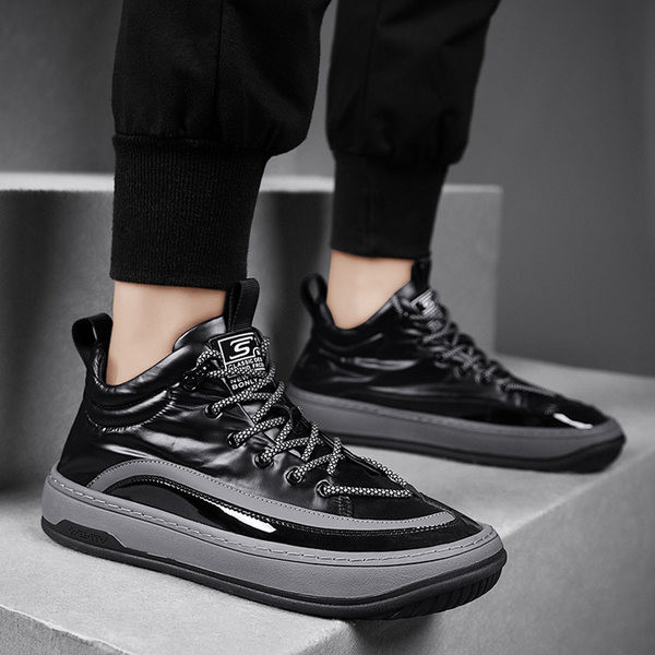 Μοντέρνα ανδρικά χειμωνιάτικα παπούτσια με επίπεδη σόλα και κορδόνια