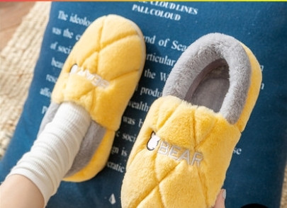 Актуални дамски пантофи с бродерия