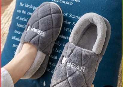 Актуални дамски пантофи с бродерия