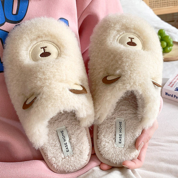 Ежедневни пухени чехли с 3D елемент