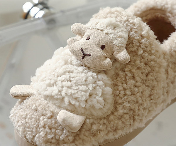 Домашни пантофи с 3D елемент